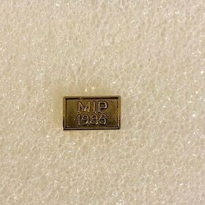 Vintage MIP 1985 Military Police Gold Tone Lapel Pin